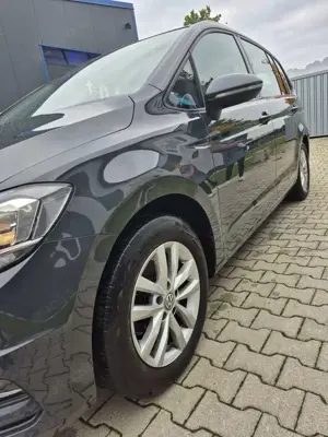 Volkswagen Touran 1.6 TDI SCR (BlueMotion Technology) Comfortline Bild 2