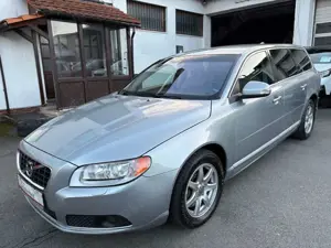 Volvo V70 2,4L D Kombi Momentum - LEDER AHK NAVI PDC