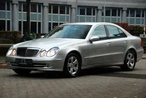 Mercedes-Benz E 200 Kompressor Avantgarde| 1.HAND|BI-XENON|SZH