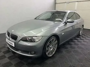 BMW 330 i 3,0 Autom. *Leder *SD *AHK