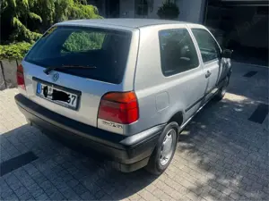 Volkswagen Golf 1.4 CL Bild 2