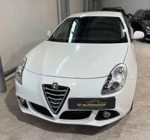 Alfa Romeo Giulietta Turismo Automatik, wenig KM, 2 Hand