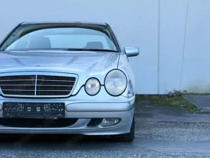 Mercedes-Benz E 270 CDI CLASSIC Bild 2