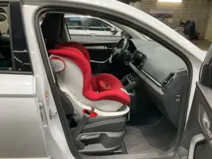 Skoda Karoq 1.5 TSI DSG ambition ( UNFALLFREI ) Bild 2