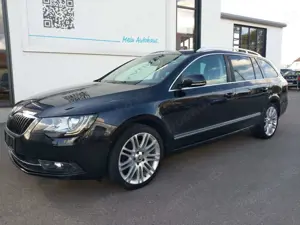 Skoda Superb Combi Elegance 2,0 TDI 4x4 AHK Pano Kamera Bild 2