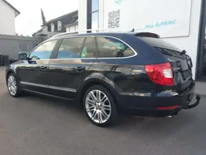 Skoda Superb Combi Elegance 2,0 TDI 4x4 AHK Pano Kamera Bild 5