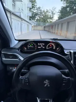 Peugeot 208 Allure