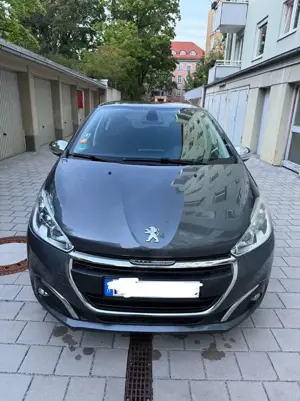 Peugeot 208 Allure Bild 2