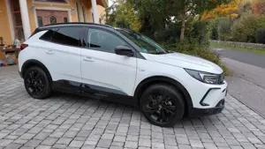 Opel Grandland X GS-Line 1.2 Turbo Automatik Bild 3