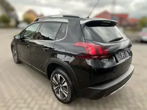 Peugeot 2008 1.2 PureTech Allure*DAB*Automatik*Kamera* Bild 3