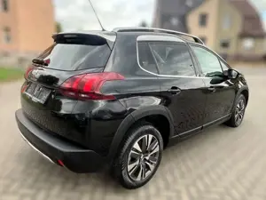 Peugeot 2008 1.2 PureTech Allure*DAB*Automatik*Kamera* Bild 4