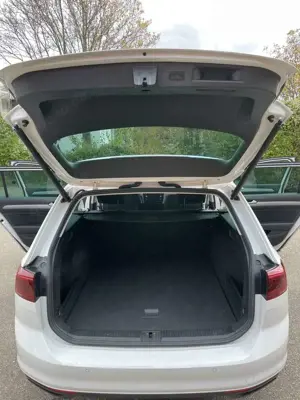 Volkswagen Passat Variant 2.0 TDI SCR DSG Business, Matrix LED Bild 5