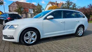 Skoda Octavia Style LED(AFS)  NAVI KAM PDC PANORAMA