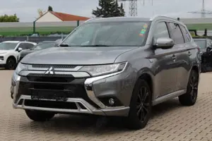 Mitsubishi Outlander 2.4 PHEV Basis Diamant 4WD AHK Navi