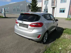 Ford Fiesta Titanium - Klimaautomatik/Sitzheizung/Navi/Keyfree Bild 4