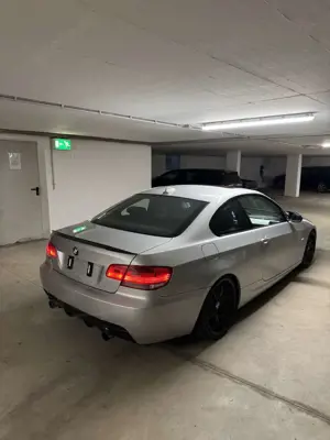 BMW 335 335i Coupe Aut. (Scheckheft, TÜV NEU) Bild 5