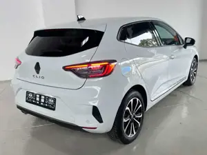 Renault Clio V Techno 1.0 Bild 3