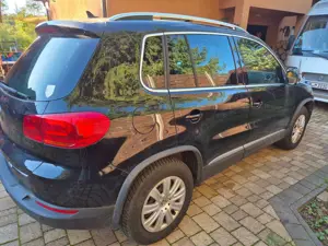 Volkswagen Tiguan Tiguan Diesel 2.0 TDI DPF 4 BlueMotion DSG Sport Bild 2