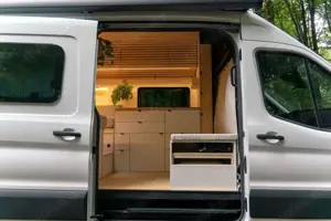 Ford Transit "ZAZU" von Road Birds Manufaktur Bild 2