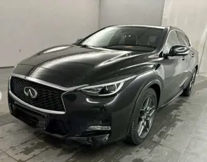 Infiniti Q30 S Sport Tech/Leder/Navi/Panorama/Alu19Zoll/