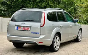 Ford Focus ST LINE+AUTOMATIK+SHZ+PDC Bild 4