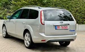 Ford Focus ST LINE+AUTOMATIK+SHZ+PDC Bild 5