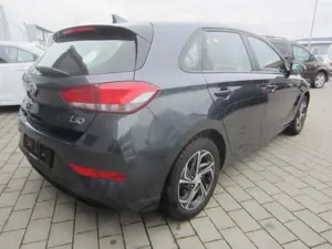 Hyundai i30 Select Mild-Hybrid,Aut,SH,PDC