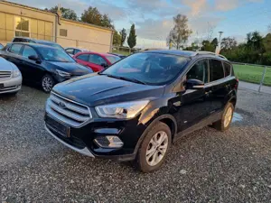 Ford Kuga Titanium AHK NAVI RFK Lenkradheizung SHZ PDC Xenon