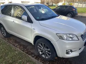 Toyota RAV 4 2.2 D 4WD *NAVI*CAM180* Bild 2