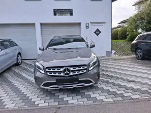 Mercedes-Benz GLA 180 URBAN  Progressive-Paket sehr gepflegt