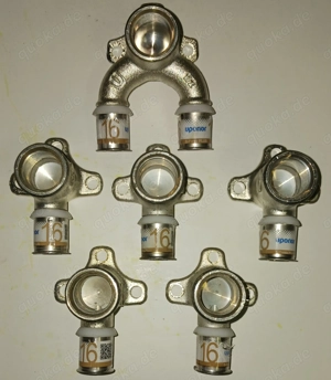 6 Uponor Wandscheiben 16x1 2"IG Aluverbund Rohr.