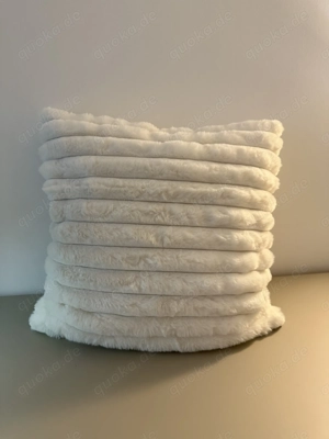 Limitiertes Pure Cloud Dekokissen - elegant & gemütlich für Sommerabende