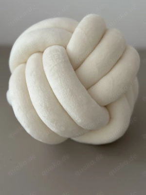 Limitiertes Twist Pure Knotenkissen Weiß - stylisch & gemütlich für Sommer