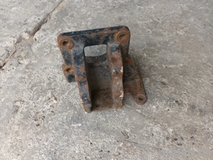 Anhängekupplung  Unimog U1000-1600  , MB-TRAC 7 . Bild 4
