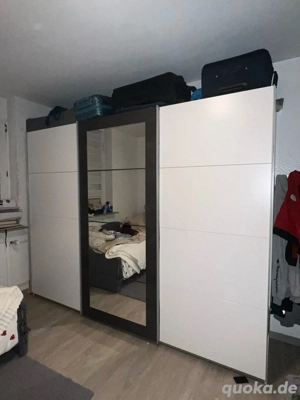 Kleiderschrank 