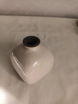 Vase weiß ca. 9cm hoch 6x6cm Öffnung 2,5cm