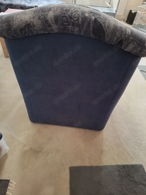 Wohnzimmersessel mit Gebrauchspuren zu verschenken