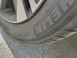 4 Stück neuwertige Sommereifen zu verkaufen.