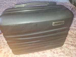 Neuer kleiner Schwarzer Koffer