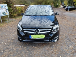 Mercedes B-Klasse 156 PS, AHK, Winterr., Nichtr., Klima, ABS, Einparkhilfe, Rückfahrkamera,Scheckh.,