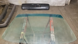 VW Golf 2 gut erhaltene Windschutz scheibe mit Bunt keil Bild 2