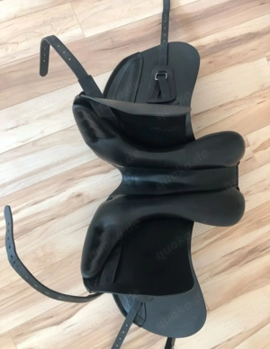Neuwertiger Cobra Dressursattel Bild 10