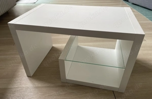 Kleiner weißer Beistelltisch zu verschenken Bild 2
