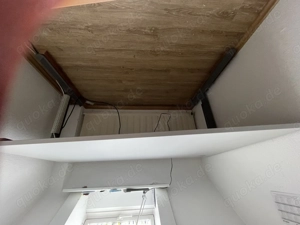 Höhenverstellbarer Schreibtisch