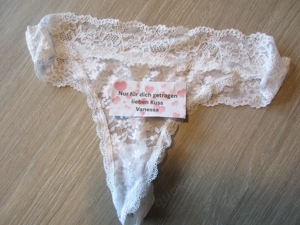 Weiße getragene Tangas mit schöner Spitze ! Getragene Slips uvm ! Einfach schreiben !