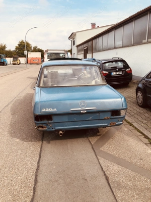 Mercedes-Benz 230.4 W115 Strichacht zum Restaurieren Bild 3