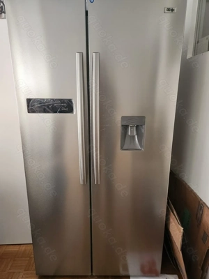 Sehr geräumige Side by Side Kühl Gefrierkombi