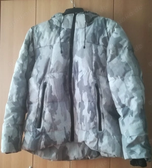Tolle Herren Winterjacke mit Kapuze Größe M -XL siehe Maße  Neu