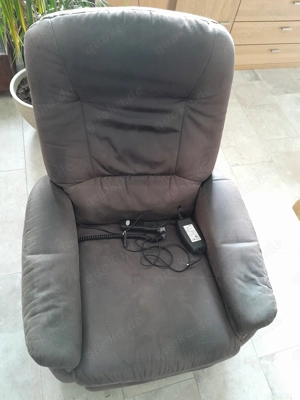 Relaxsessel mit Aufstehhilfe zu verkaufen
