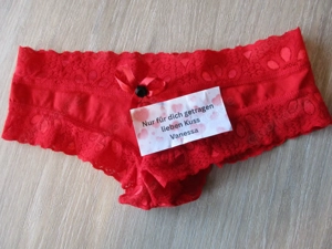 Eng getragener Panty in rot mit Spitze ! Getragene Slips ! Nur für dich !